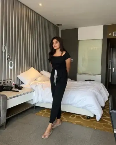 Call Girls Handia Cash On Delivery